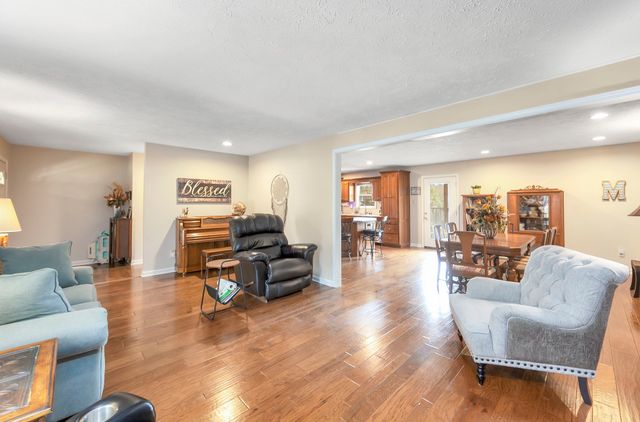 715 Pine Ridge Rd, Lexington, TN 38351