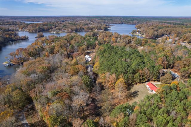 715 Pine Ridge Rd, Lexington, TN 38351