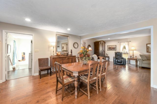 715 Pine Ridge Rd, Lexington, TN 38351