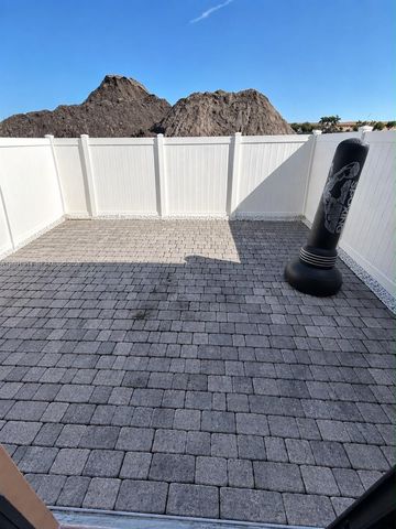 3515 W 89th Place, Hialeah, FL 33018