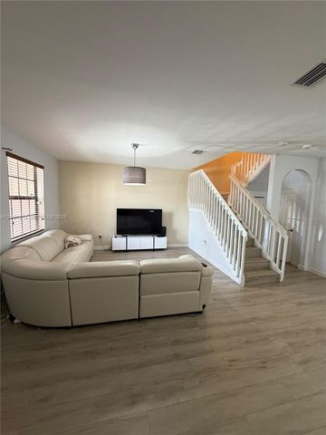 3515 W 89th Place, Hialeah, FL 33018
