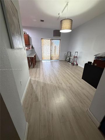 3515 W 89th Place, Hialeah, FL 33018
