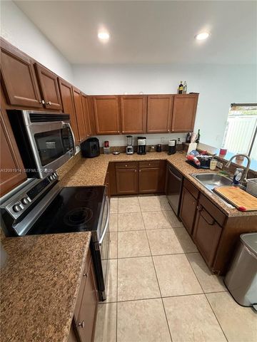 3515 W 89th Place, Hialeah, FL 33018