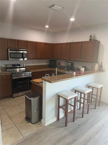 3515 W 89th Place, Hialeah, FL 33018