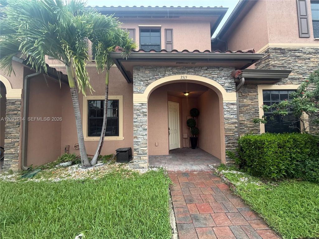 3515 W 89th Place, Hialeah, FL 33018