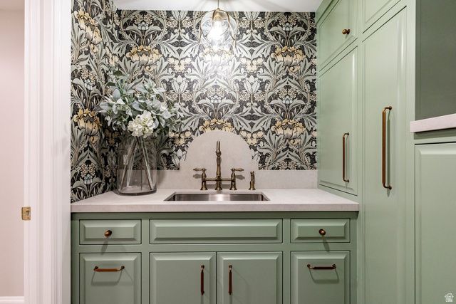 4605 S LEDGEMONT DR, Salt Lake City, UT 84124