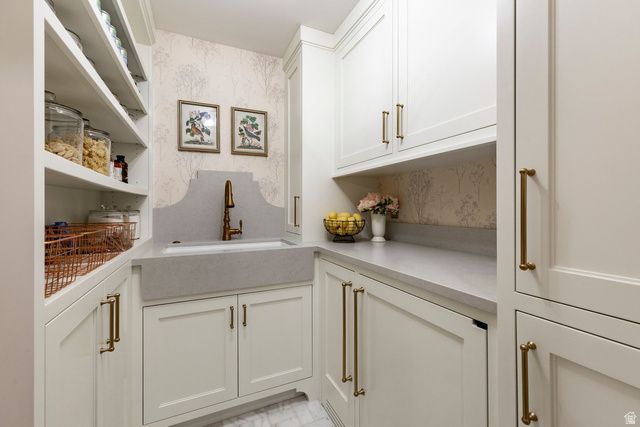 4605 S LEDGEMONT DR, Salt Lake City, UT 84124