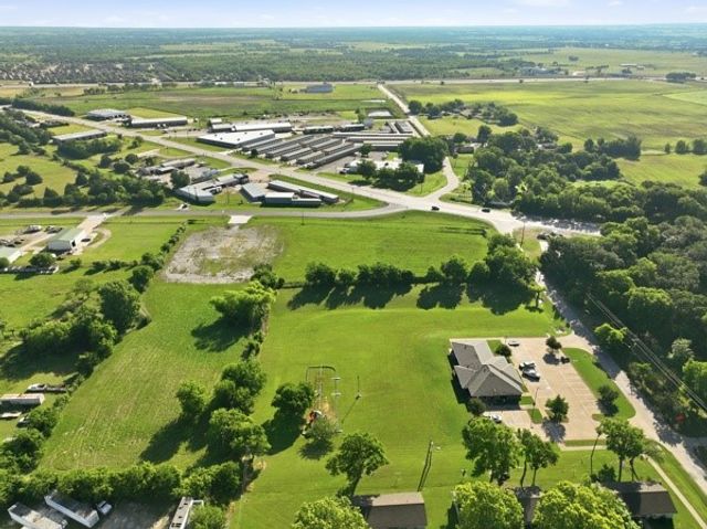 2507 Spur 469, Ennis, TX 75119