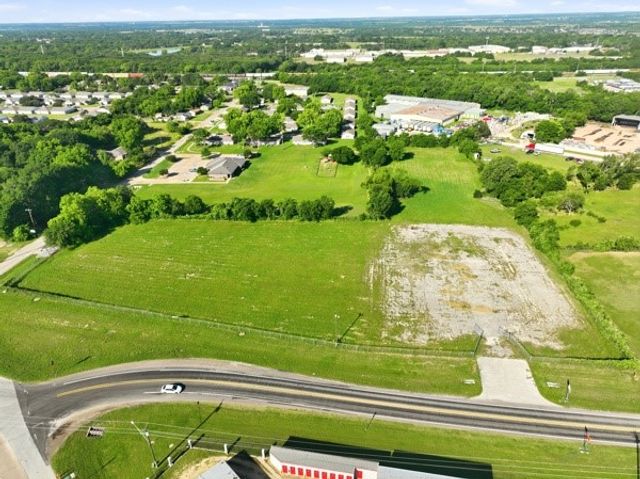 2507 Spur 469, Ennis, TX 75119