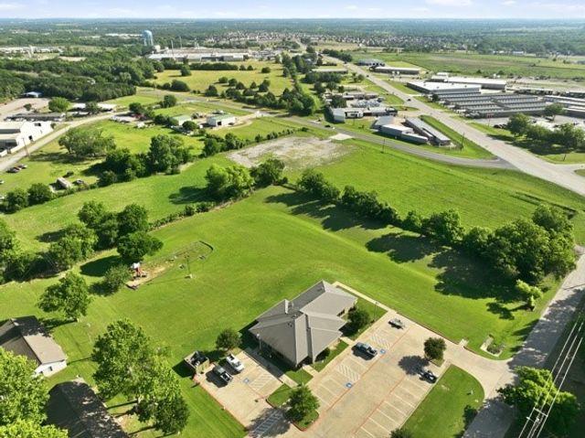 2507 Spur 469, Ennis, TX 75119