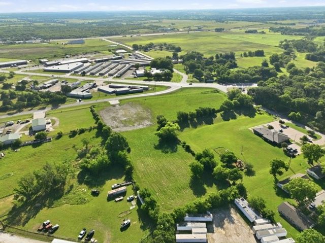 2507 Spur 469, Ennis, TX 75119
