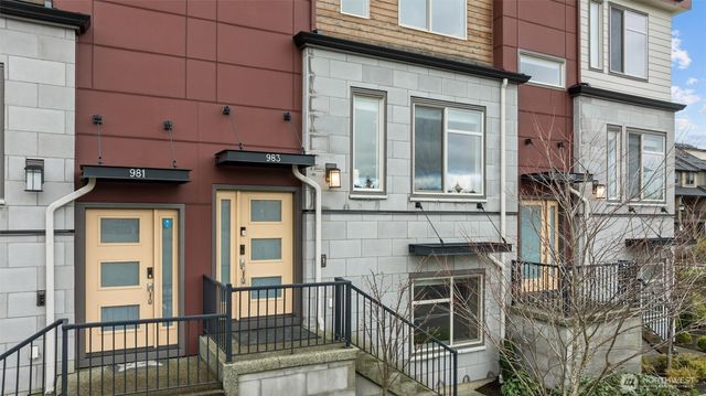 983 8th Avenue NE, Issaquah, WA 98029