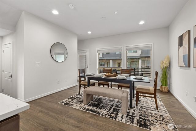 983 8th Avenue NE, Issaquah, WA 98029