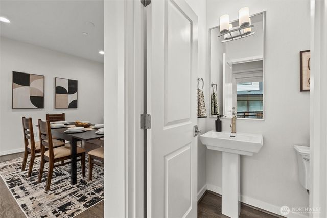 983 8th Avenue NE, Issaquah, WA 98029