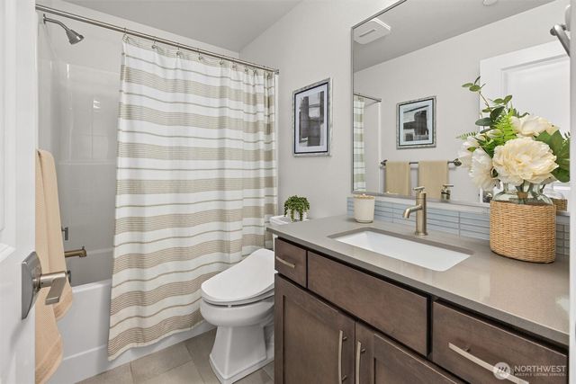 983 8th Avenue NE, Issaquah, WA 98029