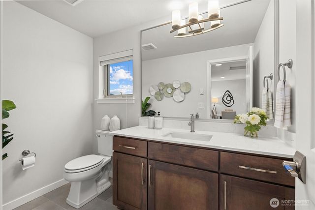 983 8th Avenue NE, Issaquah, WA 98029