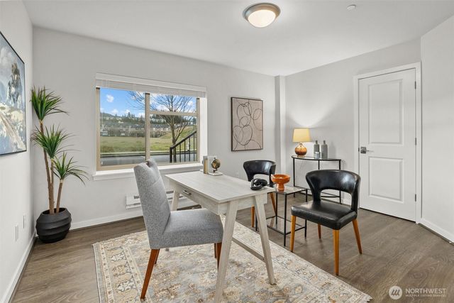 983 8th Avenue NE, Issaquah, WA 98029