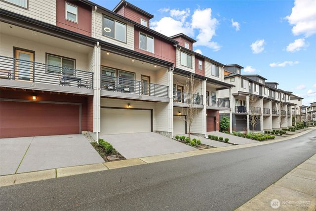 983 8th Avenue NE, Issaquah, WA 98029