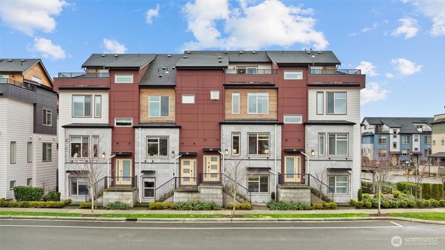 983 8th Avenue NE, Issaquah, WA 98029