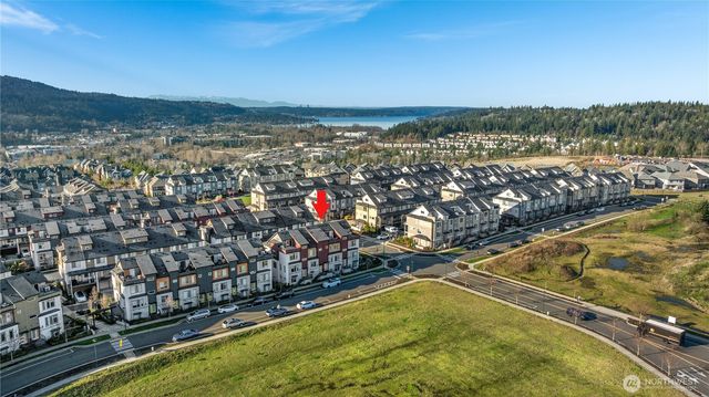 983 8th Avenue NE, Issaquah, WA 98029