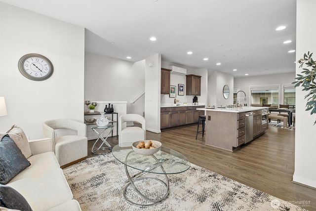 983 8th Avenue NE, Issaquah, WA 98029