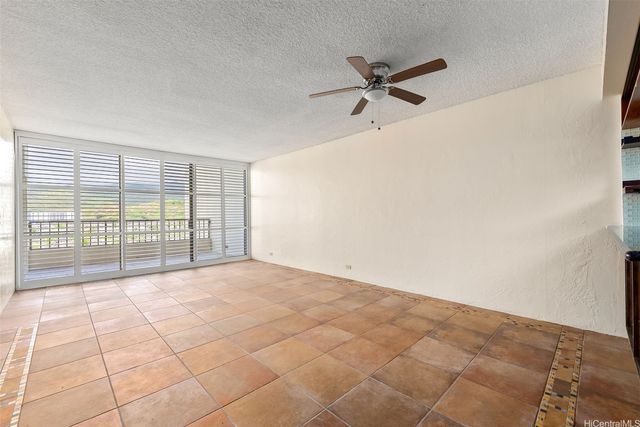 500 Lunalilo Home Road 18C, Honolulu, HI 96825