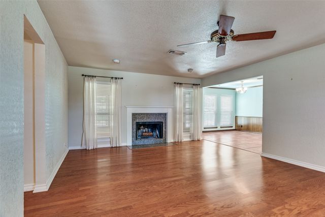 4100 Rawleigh Drive, Fort Worth, TX 76126