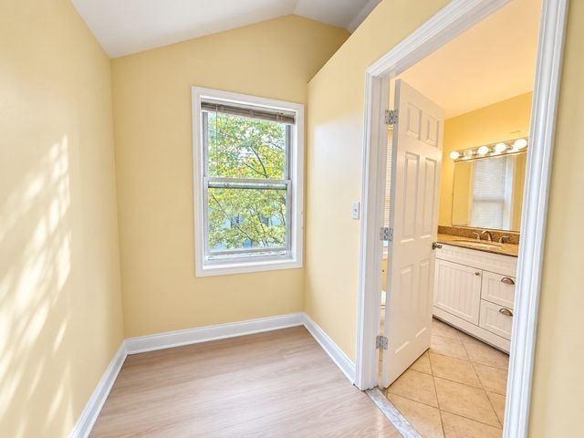 310-324 Rindge Ave 316-6, Cambridge, MA 02140