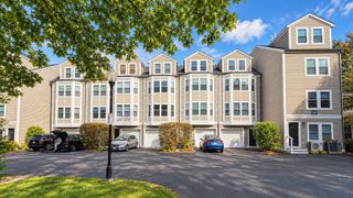 310-324 Rindge Ave 316-6, Cambridge, MA 02140