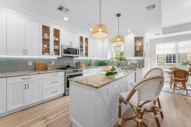 2446 San Pietro Circle, Palm Beach Gardens, FL 33410