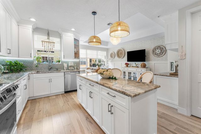 2446 San Pietro Circle, Palm Beach Gardens, FL 33410