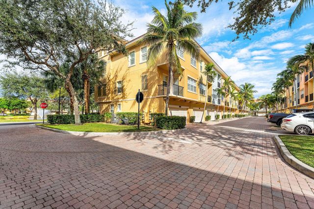 2446 San Pietro Circle, Palm Beach Gardens, FL 33410