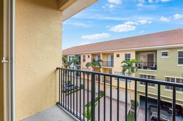 2446 San Pietro Circle, Palm Beach Gardens, FL 33410