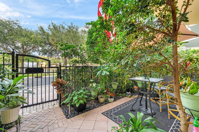 2446 San Pietro Circle, Palm Beach Gardens, FL 33410