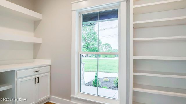 251 Hochstrasser Rd, Fisherville, KY 40023
