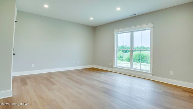 251 Hochstrasser Rd, Fisherville, KY 40023