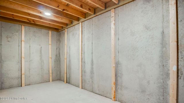 251 Hochstrasser Rd, Fisherville, KY 40023