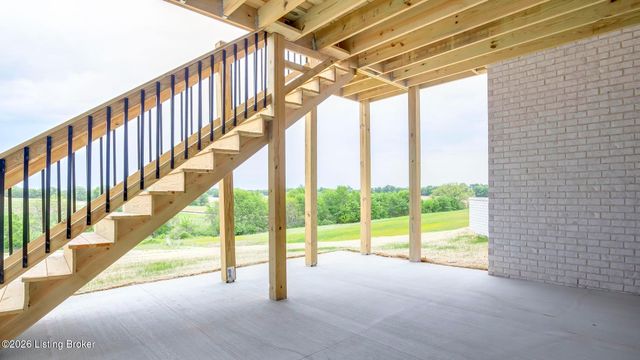 251 Hochstrasser Rd, Fisherville, KY 40023