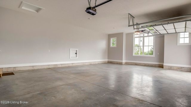 251 Hochstrasser Rd, Fisherville, KY 40023