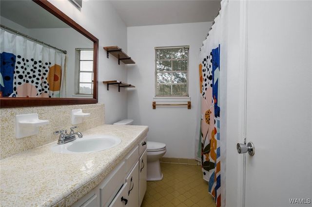 2105 CRESTWOOD, Northport, AL 35476