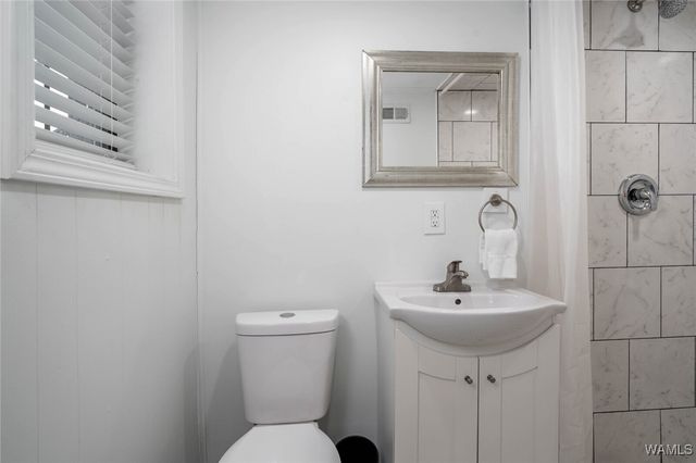 2105 CRESTWOOD, Northport, AL 35476