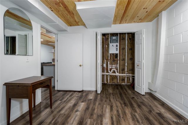 2105 CRESTWOOD, Northport, AL 35476