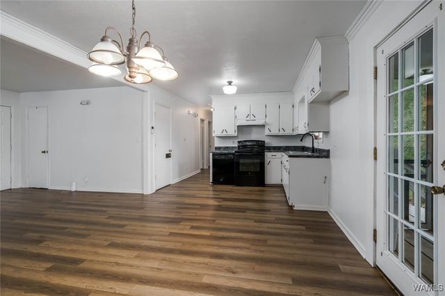 2105 CRESTWOOD, Northport, AL 35476