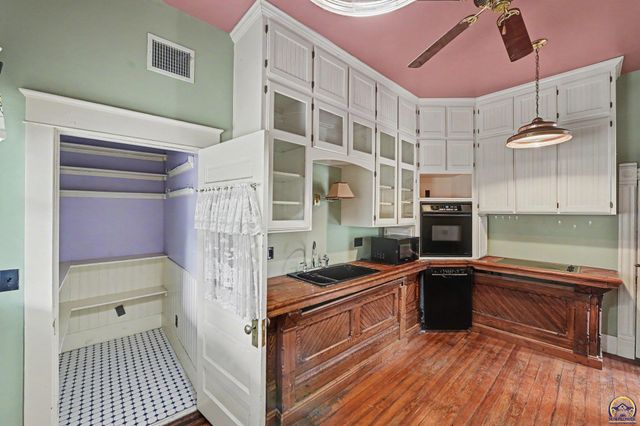 435 SW Buchanan ST, Topeka, KS 66606