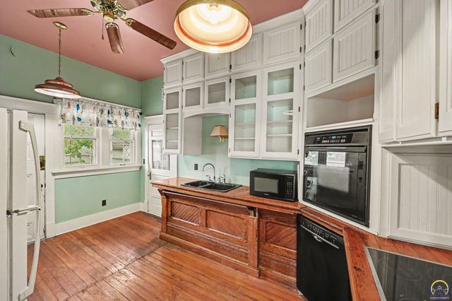 435 SW Buchanan ST, Topeka, KS 66606