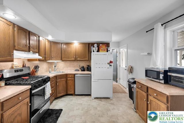 856 Poplar Road, Hellertown Boro, PA 18055