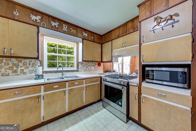 6223 Hulsey Road, Clermont, GA 30527