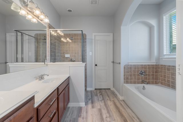 5541 Grenada Drive, Fort Worth, TX 76119