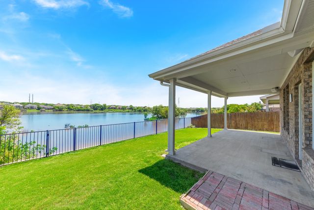 5541 Grenada Drive, Fort Worth, TX 76119