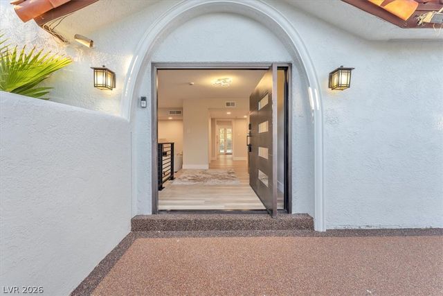 2868 Vista Del Sol Avenue, Las Vegas, NV 89120